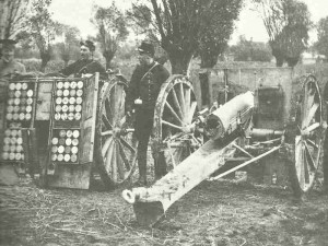 British officers with French 75mm gun