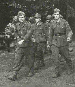 German PoWs of British paratroopers
