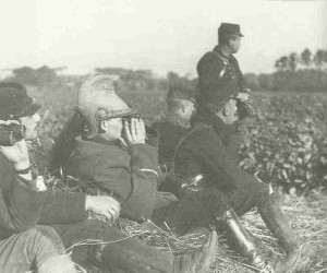 French officers at the Aisne river