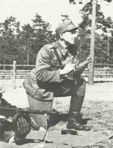 Finnish instructor for Suomi sub-machine gun