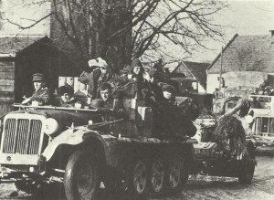 German PAK on the way to the front line