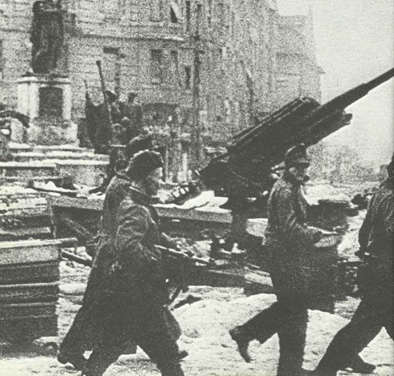 Red Army soldiers take German prisoners in Budapest.