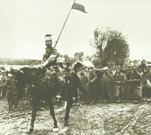 German cavalrymen escort Russian prisoners