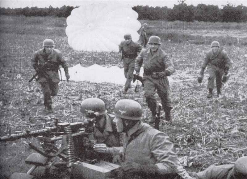 German Paratroopers during the air landings in Holland 