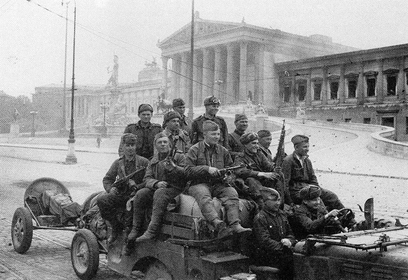 Russian soldiers in Vienna