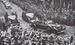 Hitler returns to Berlin in triumph 