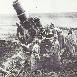 heavy 30.5-cm-mortar on the Eastern Front