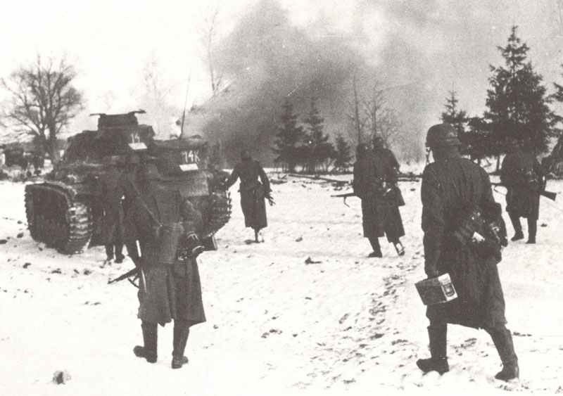 French soldiers with Panzer IV