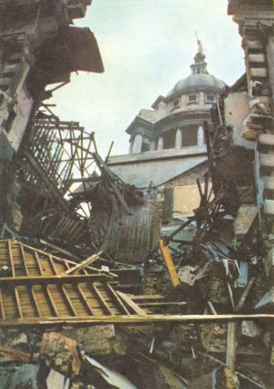 Old Bailey in London in ruins