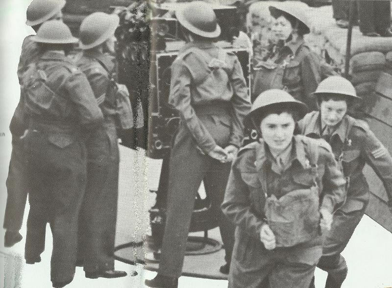 British women anti-aircraft helpers