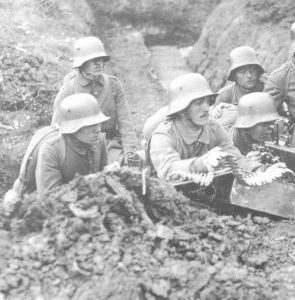 German machine-gun team 