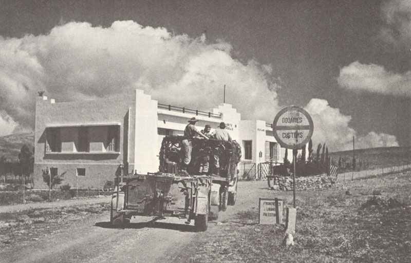 British troops crossing the border to Lebanon.