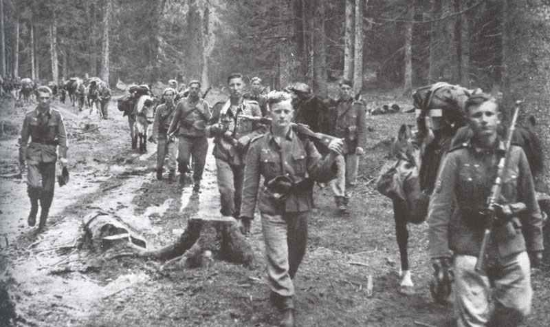 German infantry advancing near Leningrad.