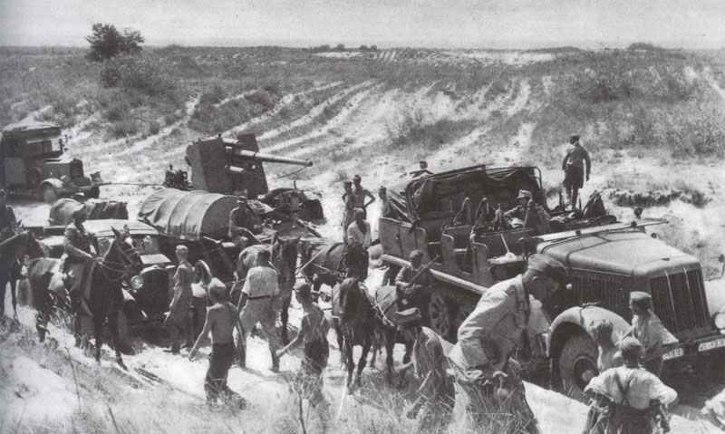 advance of German columns around Kiev on the bad roads