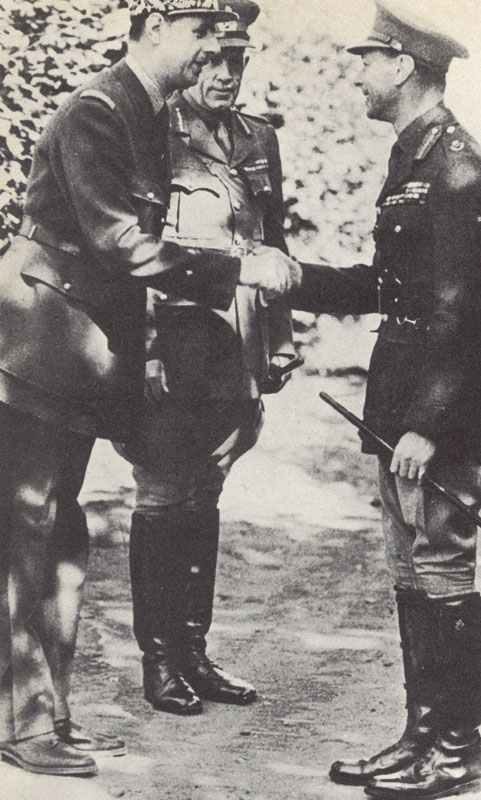 De Gaulle meets King George VI.