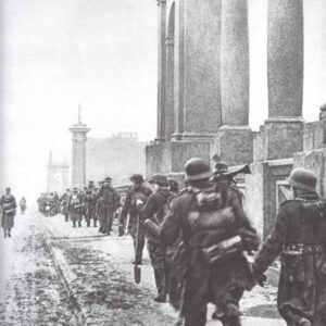 German troops enter Kharkov.