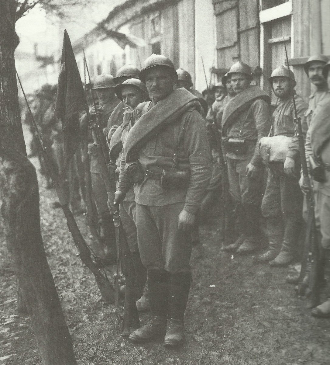 Russian soldiers in front of Monastir