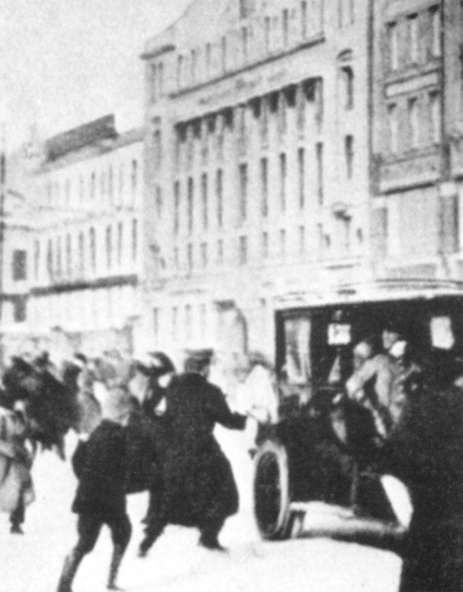 Food riots in Petrograd