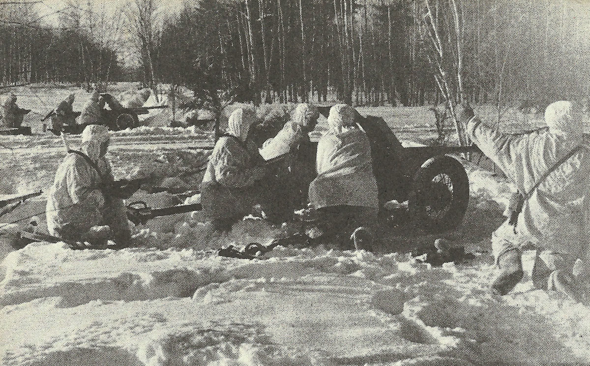 Russian anti-tank guns in action