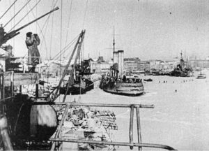 Russian Baltic Fleet trapped in Leningrad