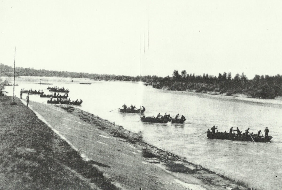 Infantry crosses a river in Northern Italy