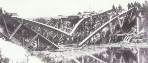 German troops cross the Maas-Aisne Canal