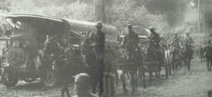  soldiers rush ammunition supplies to the front 