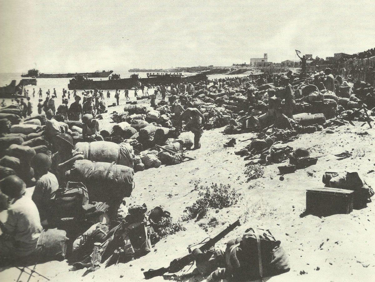 beach of Syracuse unloading supplies