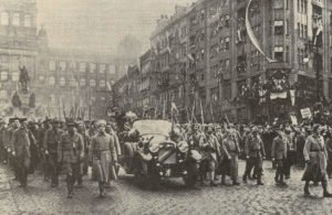 Masaryk enters Prague