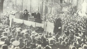 Karl Liebknecht speaks to the people