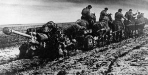 Russian horse artillery in deep mud