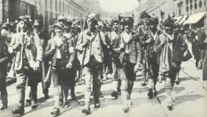 Volunteers from Upper Bavaria march into Munich