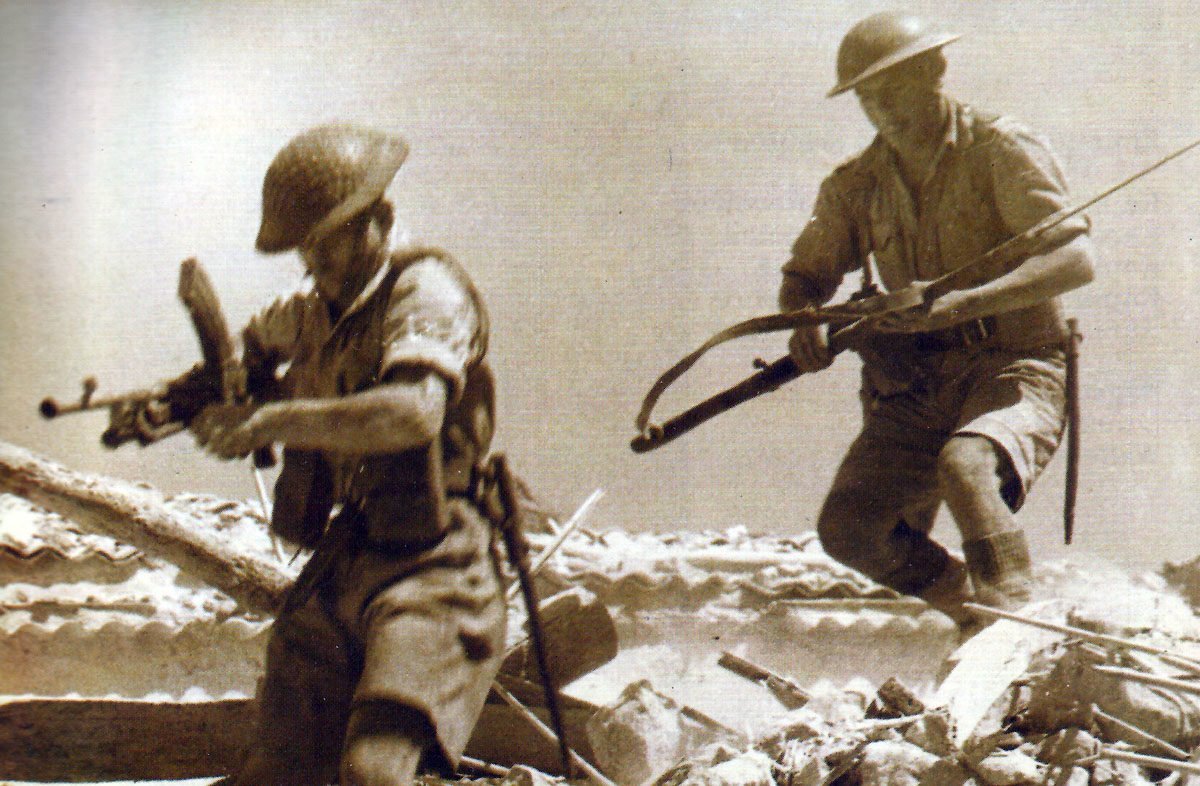Two British soldiers attacking 