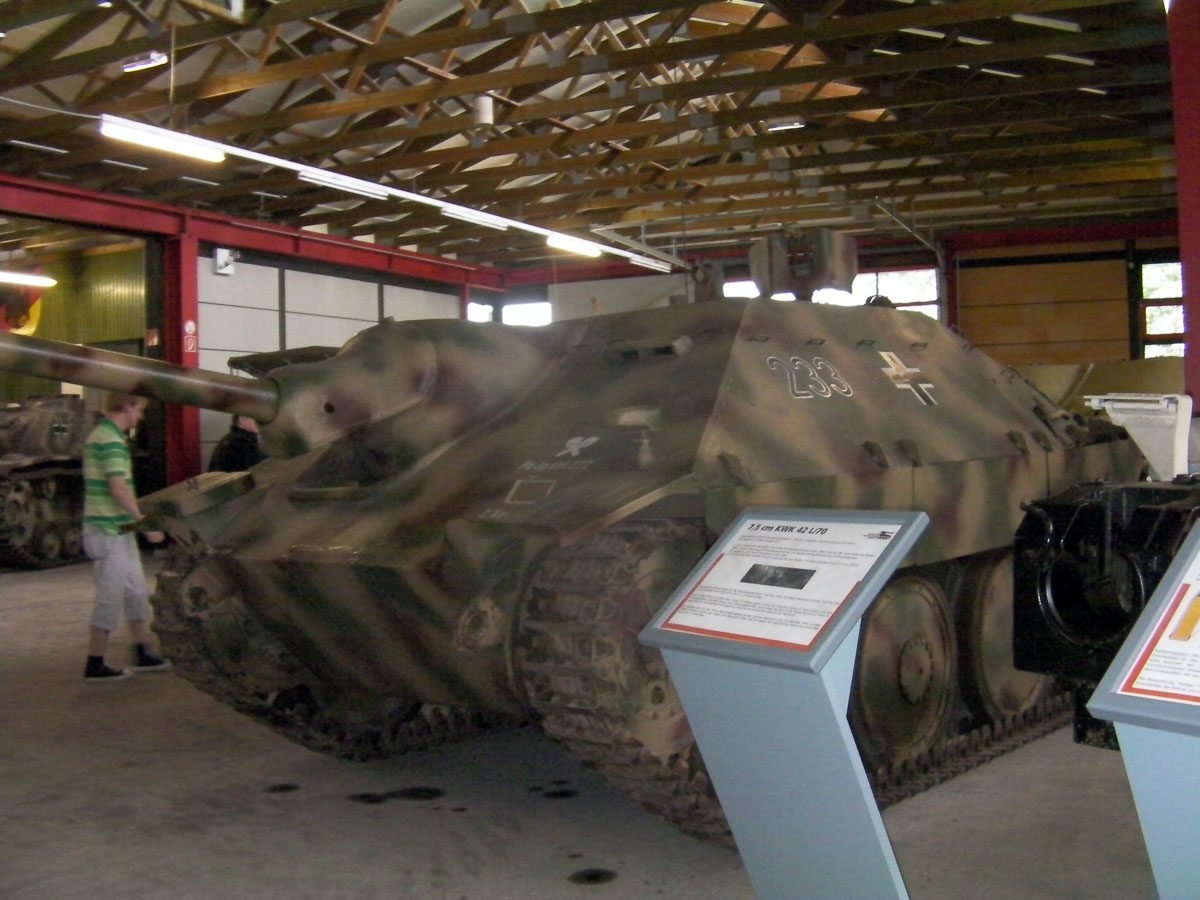 Hetzer > WW2 Weapons