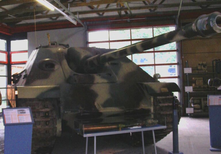 Jagdpanther > WW2 Weapons