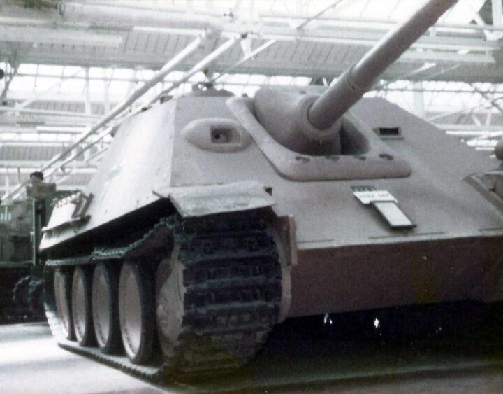 Jagdpanther > WW2 Weapons